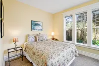 Ocean-view home with private hot tub, fireplace & grill - walk to beach Hotels in Newport