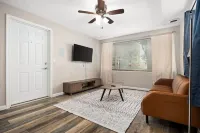 University Urban Oasis 1BR close to DT Peoria