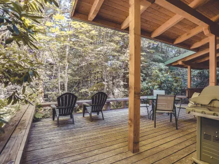 Charming Log Cabin with Creekside Deck - Rustic Romantic Retreat