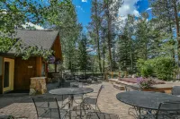 Cozy Fireplace and Stunning Balcony Views - Charming Mountain Retreat Hotels in Lakeside Village
