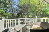 Tranquil Setting and Scenic Access - Charming Nature Retreat Hotel a Garden City