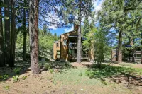 Cozy Retreat with Modern Amenities and Loft - Charming Mountain Escape