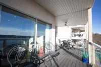 Elevated Views, Pools and Pickleball Access - Stunning Escape