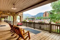 Gourmet Kitchen and Scenic Ski Area Views - Luxurious Mountain Haven