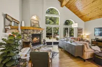 Luxurious Hot Tub and Spacious Living Areas - Stunning Mountain Retreat
