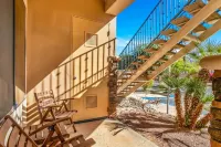 Access to Sparkling Pools and Hot Tubs - Charming Villa Retreat Hotels in La Quinta