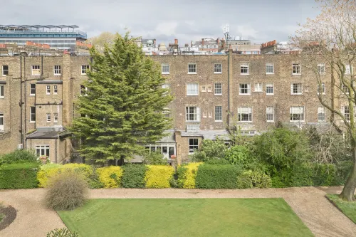 The Montague on the Gardens - Beach
