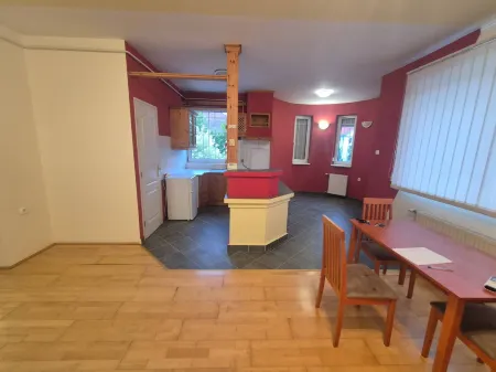 Mathias 2 – Spacious and Comfortable Apartment in Kecskemét