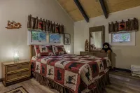 Secluded Retreat - Screened HotTub, Resort Pools, Fast WiFi Hotels in Cosby