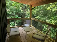 Serene Retreat - Hot Tub, WiFi, Relaxing Getaway Hotels in Campton