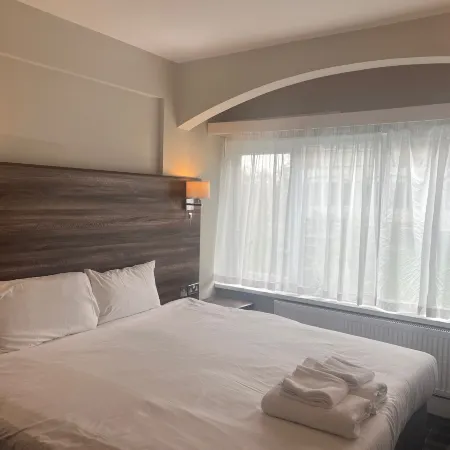Riverside Hotel Отели рядом с достопримечательностью «Бизнес-парк Stoneleigh Park»
