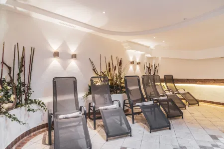 Hotel Erna Отели в г. Sterzing