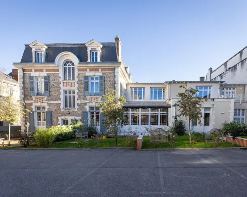 La Maison Blanche โรงแรมในลีมอฌ