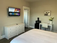 Twin Lakes Creamery, Grill & Inn Hotels in 