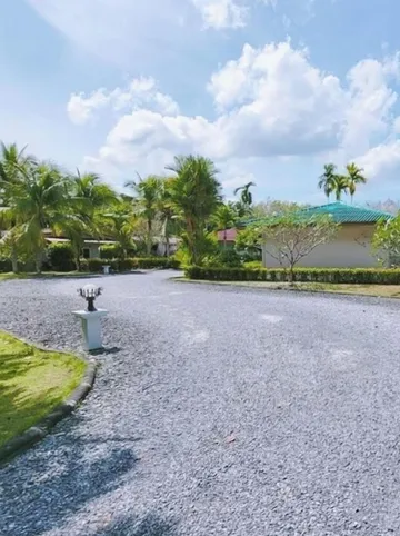 รูปภาพของปรางค์ทองการ์เด้นโฮม