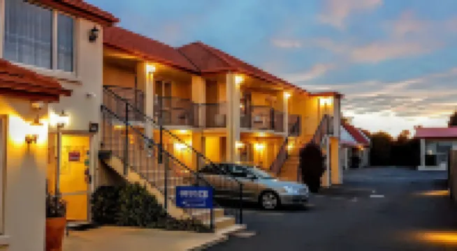 Northcote Motor Lodge Hotels near Groynes