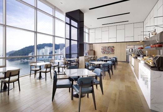 페어필드 바이 메리어트 부산 송도비치 외관