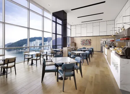 Fairfield by Marriott Busan Songdo Beach Отели рядом с достопримечательностью «Корейский морской университет»
