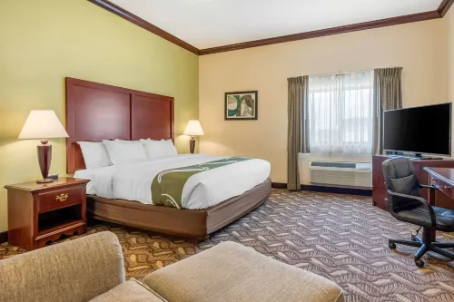 Quality Inn & Suites Hotels in Jefferson Township