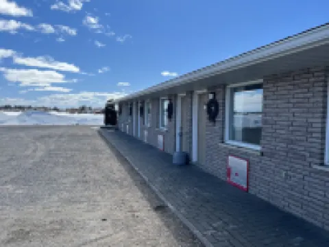 Earlton Motel Hotels in Timiskaming District
