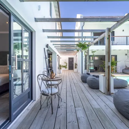 Whale Rock Luxury Lodge