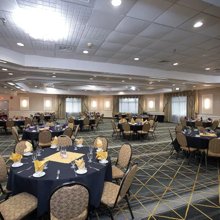 The Lux Hotel & Conference Center, Ascend Hotel Collection