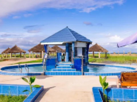 Sea-Front Suite - Sleeps 3 - Balcony - Pool Hotels in Bakau