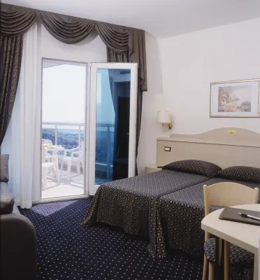 Hotel Caravelle&MiniCaravelle Hotel dekat Piazza Brescia