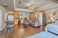 Granbury Studio - 10 Mins from Town + the Lake! - Pet friendly