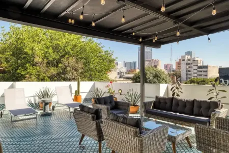 Dinamarca by Mr.W Отели рядом с достопримечательностью «Площадь Конституции»