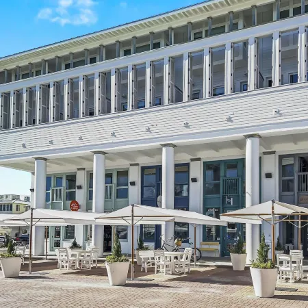 Breakers Plus Carriage House 4 Bedroom Home by RedAwning