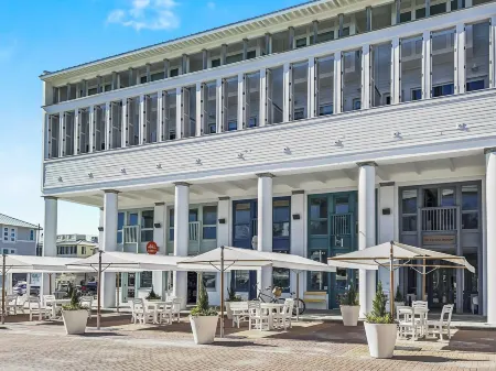 Breakers Plus Carriage House 4 Bedroom Home by RedAwning