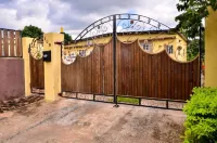 Kingston Sunset Guest Apartment II Hotels in Caymanas Country Club Estate Phase 1