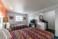 Captain's Table Hotel by Everglades Adventures