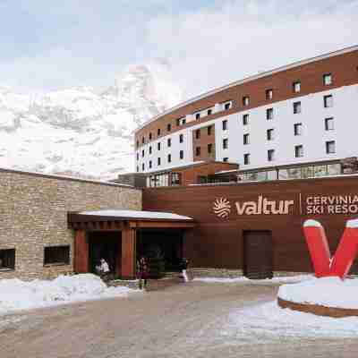 Valtur Cervinia Cristallo Ski Resort Hotel Exterior