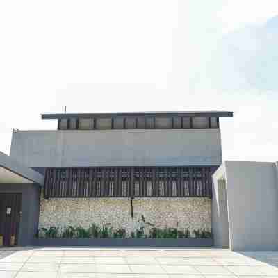 Green Hill Mountain City View Villa 8 Bedrooms with a Private Heated Swimming Pool and a Movie Room Hotel Exterior