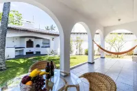 距離海灘50公尺的帶燒烤設施的房子