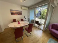 Large Modern 75m2 Flat and Free Parking Hotels in Samobor