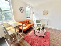Chic 2-Bed Apartment in Southampton with Parking