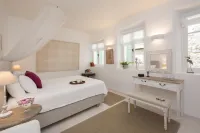 White Jasmine Cottage -  Holiday Villas
