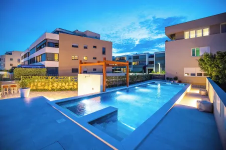 IKA Boutique Luxury Apartments Отели в г. Задар