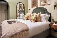 The Lion Inn Hotels in Shipton