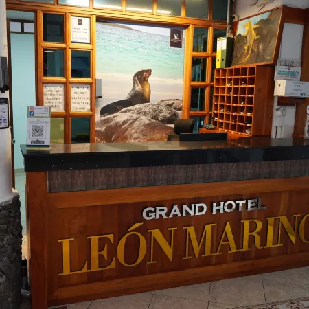 Grand Hotel Leon Marino Galapagos Отели рядом с достопримечательностью «Баия Тортуга»