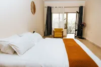 3-Bed Home Sleeps 6 with Free Parking - Boutique