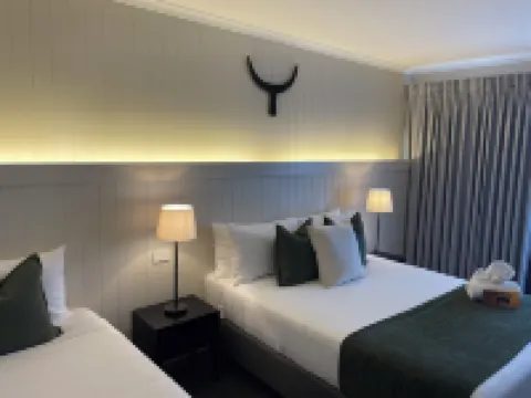 The Black Bull Motel Hotels in Traralgon