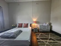 Bellbird Hotel Отели в г. Кворроболонг