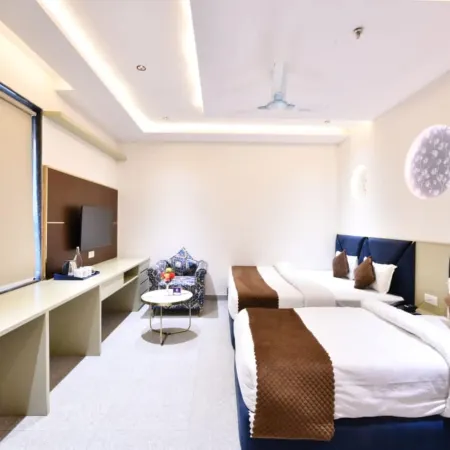 Click Hotel Narayana