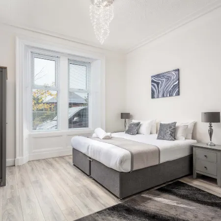 Cuthbert House - Donnini Apartments