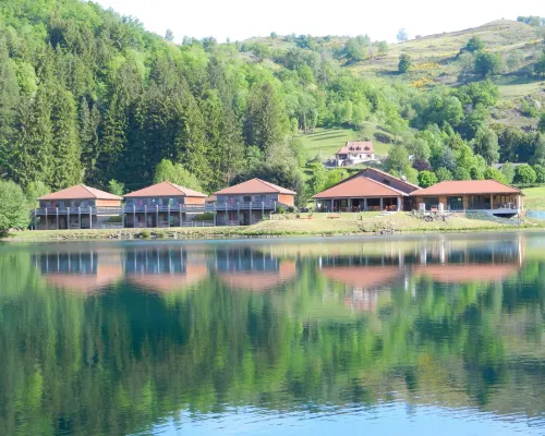 Lac des Graves Hotels in Cantal
