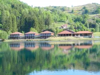 Hôtel Restaurant le Lac des Graves Hôtels à : Cantal